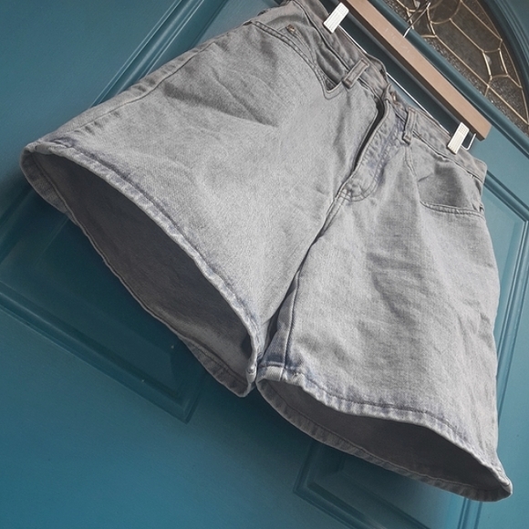 Vintage High Waisted Jean Shorts Slouch Curvy Retro 1980s VTG 90s Size 30W - Picture 3 of 16